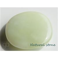 Jadeit - placka (43x39,6x11,1 mm)      