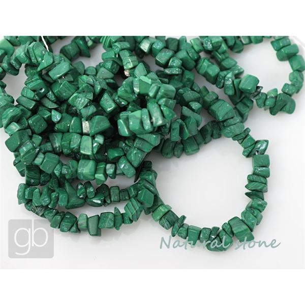 Malachit zlomky ���ra 95 cm